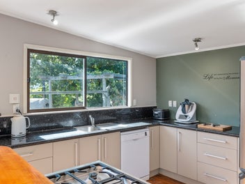 Instructions are clear - Sell this Property Now!
