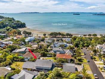 Spacious home and income with sea views