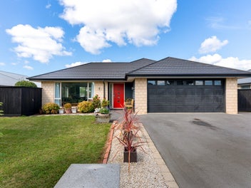 * UNDER OFFER * Deadline Brought Forward