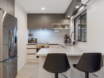 Freehold Beauty - Ideal First Home!