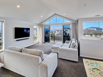 Luxury Living with Panoramic Views