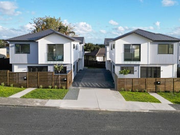 Ultimate Modern Living in Prime Location!