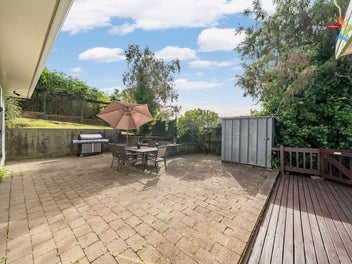 SPACIOUS MODERN AND 4 BEDROOMS - A GREAT FIND