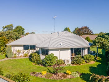 Immaculate Living PLUS 4-Car Garaging