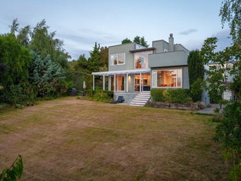 Looking for views and easy living in Wanaka?