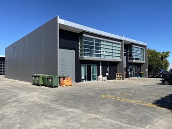 Image 1 of 6