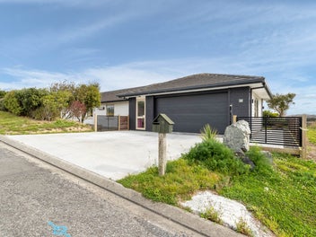 Stunning Family Home In Newlands!
