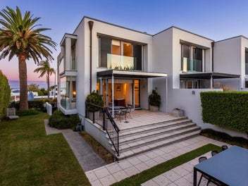 Killarney Bay - Vendors Have Purchased