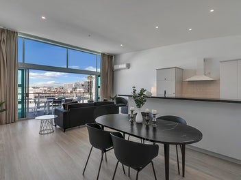 Best Deal on the Wharf - URGENT auction!