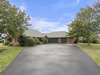 Expansive Section & Endless Potential!