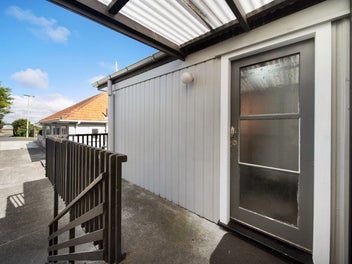 NEST OR INVEST IN A CONVENIENT LOCATION