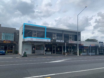 Image 1 of 7