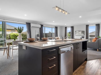 Easy Living in a Great Neighbourhood