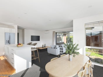 Low Maintenance, Post Quake, Prime Location!