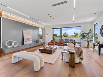 PRESTIGE. DISTINCTION. LOCATION