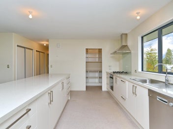 FABULOUS FAMILY HOME CLOSE TO ALL AMENITIES