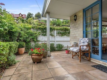 6 Valley Heights - Modern, Sunny & Easy Living