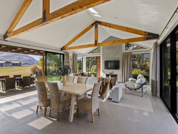 Beautiful on Buckler - Reserve Frontage!