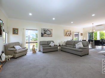 Sprawling Home on 1556sqm ~ Present ALL Offers!