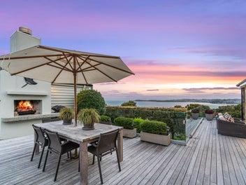 Stunning sandspit home with panoramic sea views
