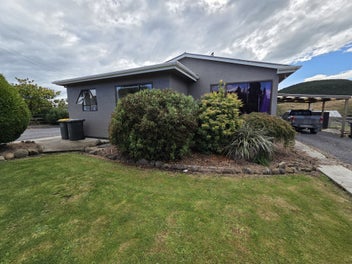 Peaceful Rural Living on Dual Titles (2024 m2)