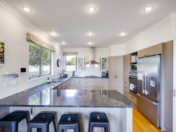 Outstanding, spacious family living – 2012 build