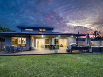 Outstanding, spacious family living – 2012 build