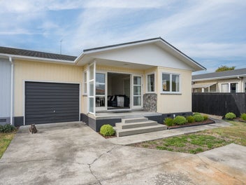 Stylish, Two Bedroom Gem on Kipling Crescent