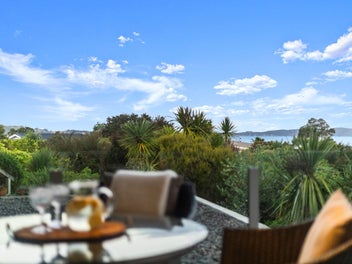 One-level luxury low cost and care – Brick Bay