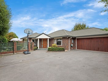 Cavendish Delight - Move In Just Right!