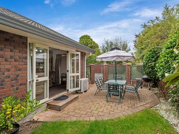 Cavendish Delight - Move In Just Right!
