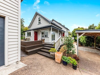 Stylish & Spacious Family Retreat