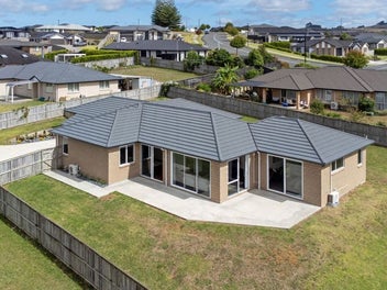 Move-In Ready - 289m2 Home Huge 1241m2 Section!