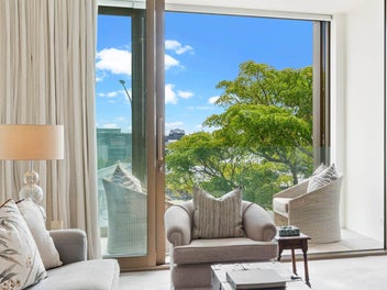 Sophisticated City Living in the Heart of Remuera