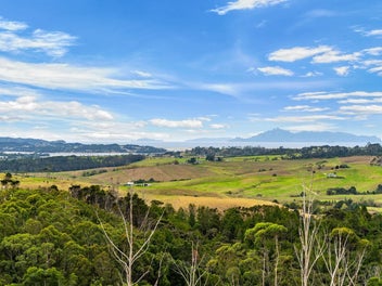 Flat, No Building Covenants & Water Views!