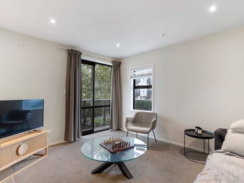 GROUND FLOOR - SPACIOUS - CORNER UNIT
