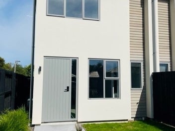 Image 1 of 7