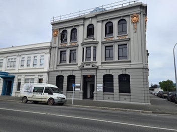 Image 1 of 7