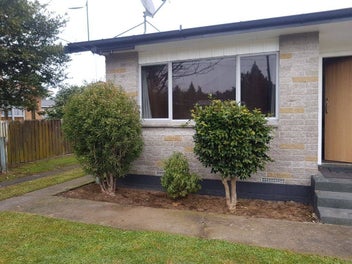 Image 1 of 7