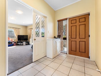 A Private Retreat on Cloverfields Drive!