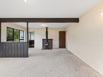 FAMILY HOME IN QUIET CUL-DE-SAC