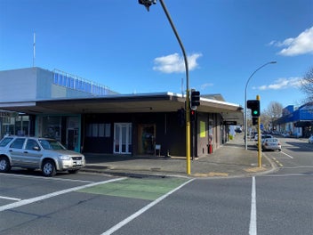 Image 1 of 6