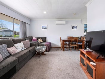 Gorgeous Home, Expansive Garaging, and Spacious