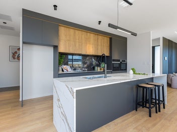 Top of Line Golf Harbour Luxury - A Must See!