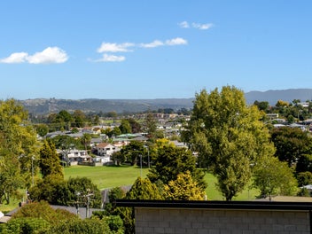 A great buy in Brookfield...
