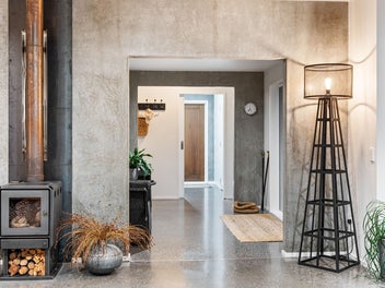 Coastal Living | Semi-Rural Stunner