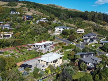 Coastal Charm – A Perfect Family Retreat!