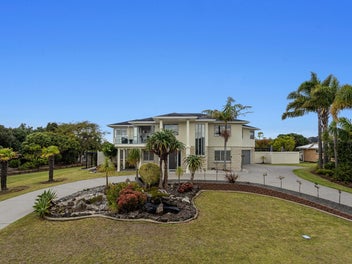 Ohope Serenity and Elegance on 3288m2