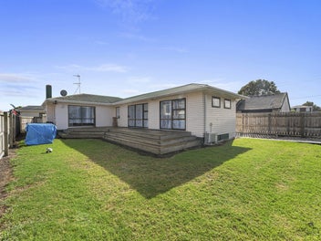 URGENT SALE! Solid Home - 3 Beds, Fully Fenced!