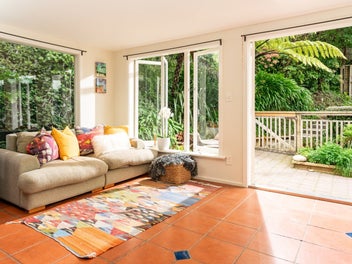 UNIQUE PROPERTY OF WELLINGTON
